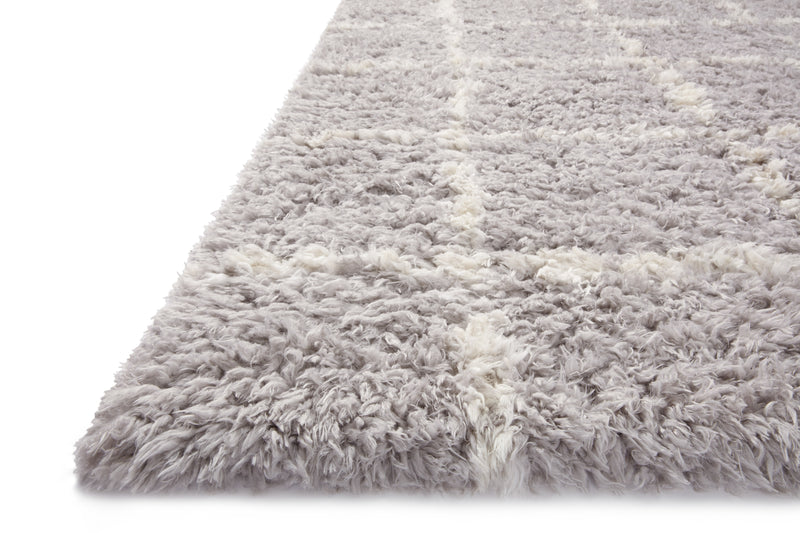 Angela Rose x Loloi Amira Silver / Ivory 2'-3" x 4'-0" Accent Rug Gray Accent Power-Loomed Polyester