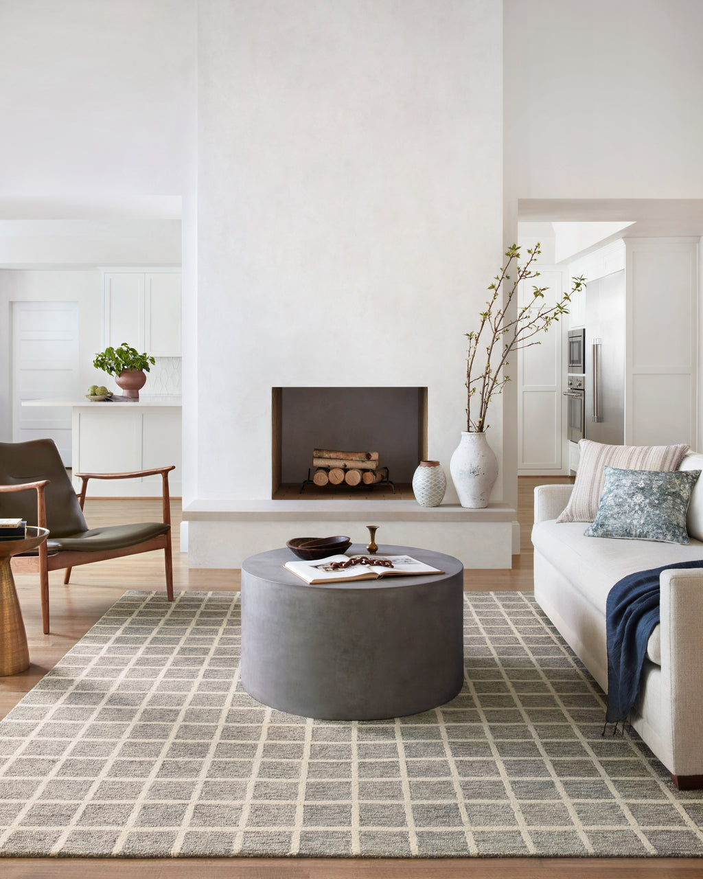 Chris Loves Julia x Loloi Polly Slate / Ivory 2'-0" x 5'-0" Accent Rug Gray Accent Hand-Tufted Jute/Wool