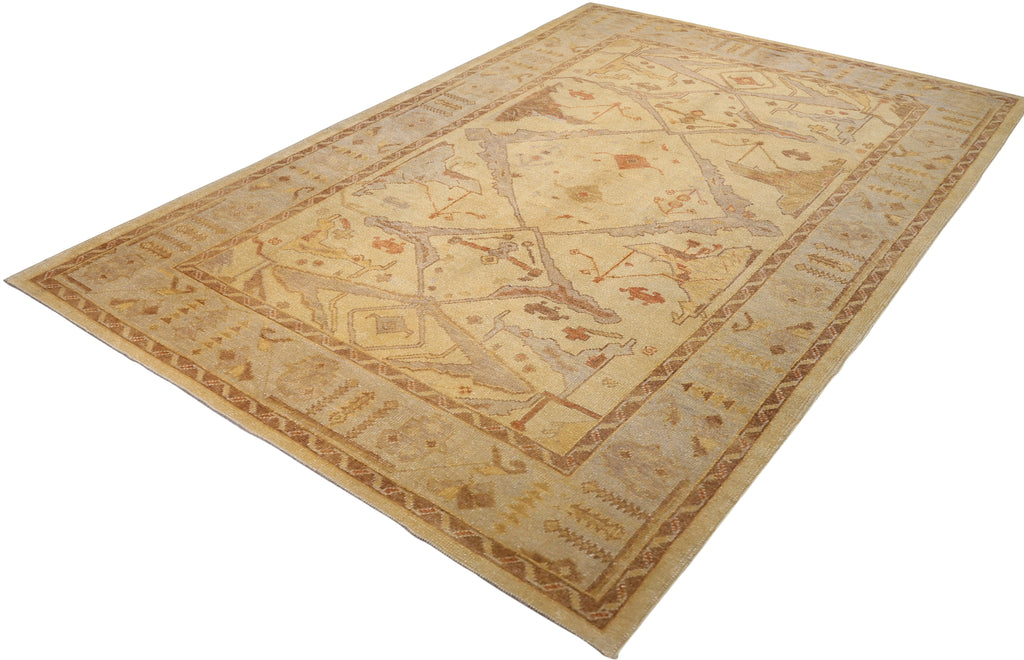 Ushak Collection Rug 6'8''x10'2''