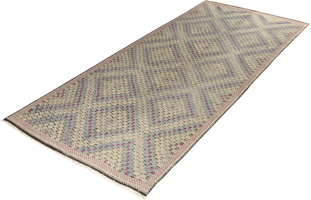 Vintage Kilim Wool Rug 5'7''x10'7''