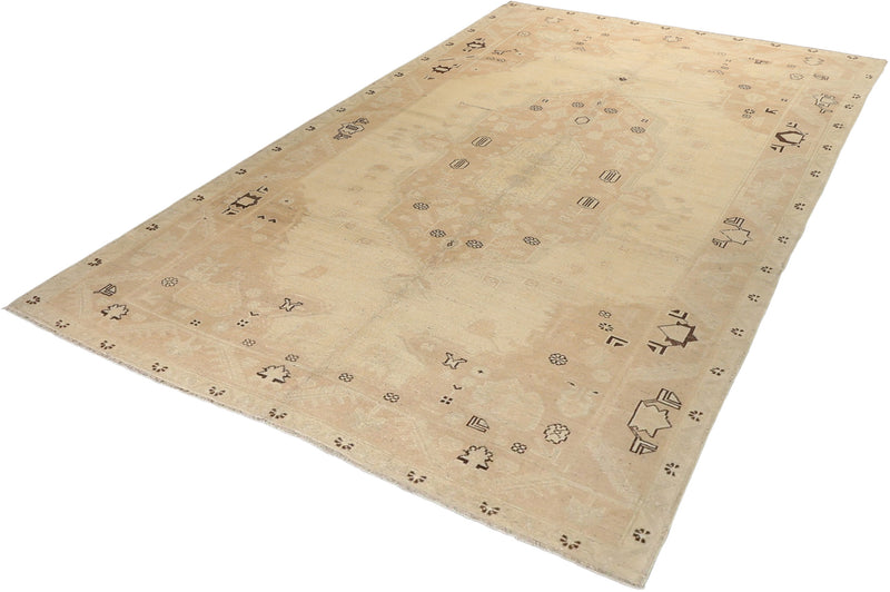 Eskitme Collection Rug 6'6''x9'5''