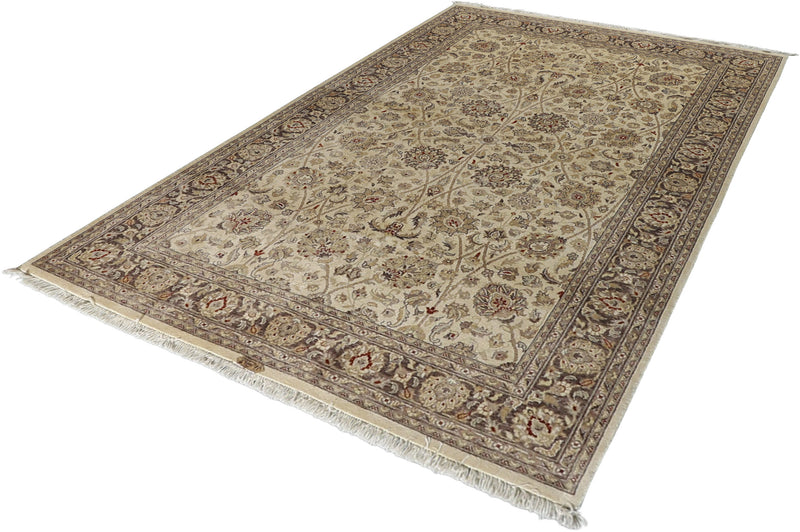 Finesse Collection Rug 5'0''x8'5''