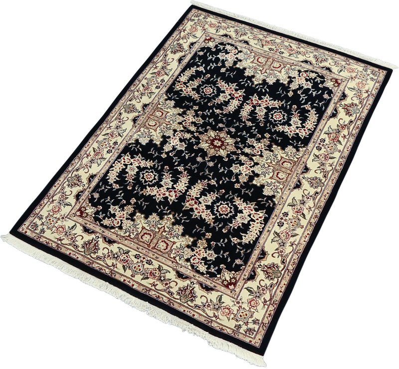 Kumkapi Collection Rug 4'1''x6'0''